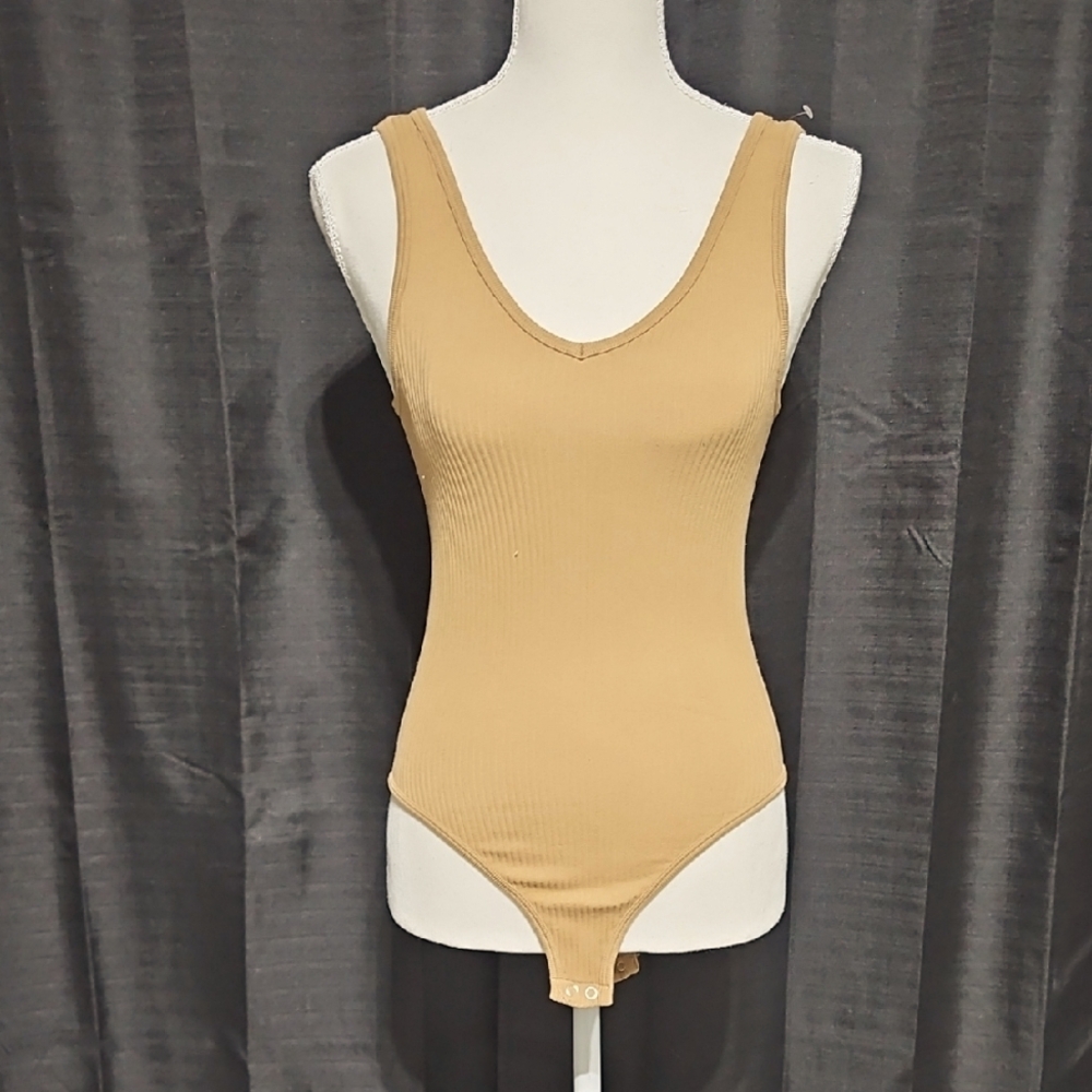 NWOT Ribbed Hi Cut V Neck Tank Bodysuit